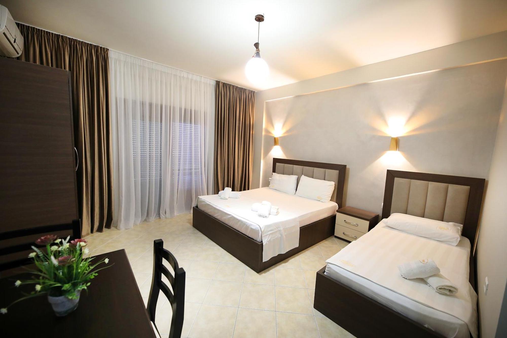 Hotel Erjuma Vlorë Extérieur photo